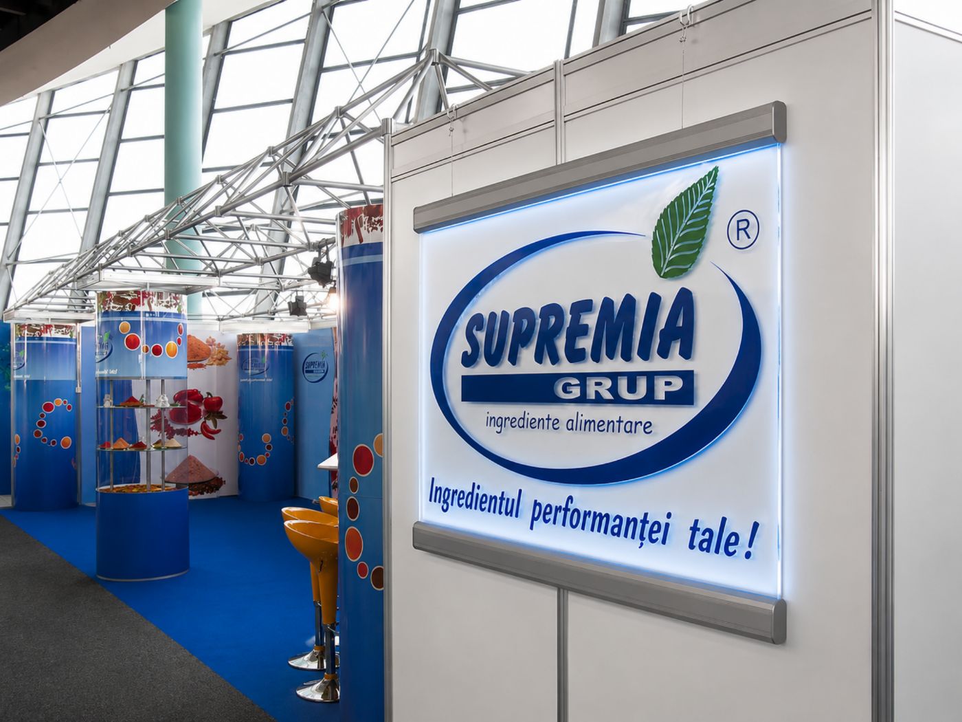 Stand și instalație de brand pentru eveniment
